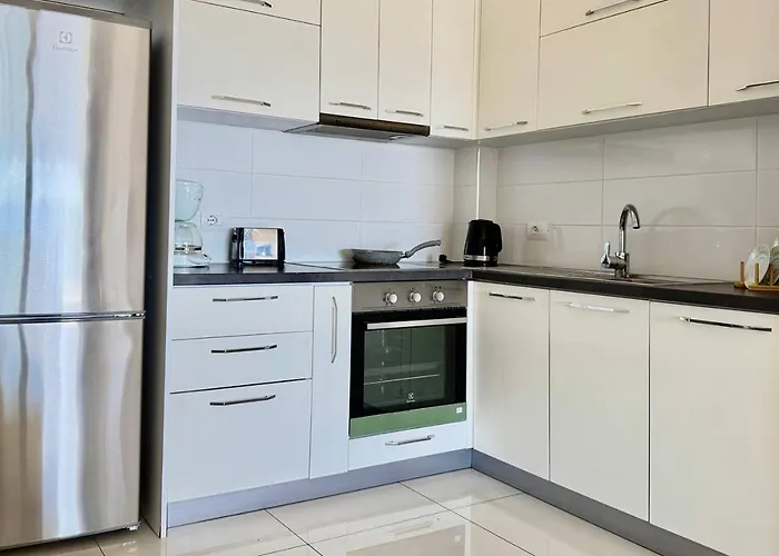 Morina Sea View 公寓 *